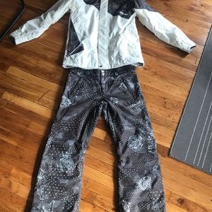 Volcom Womens skiing, snowboarding set